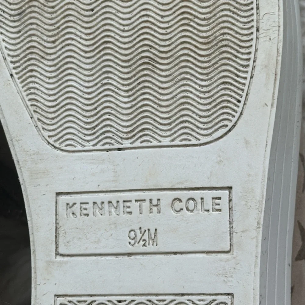 KENNETH COLE REACTION blush & bronze star Sneakers, Metallic Bronze Laces, 9.5M
